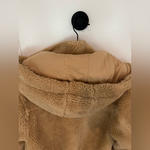 NWOT ALO FOXY SHERPA JACKET CAMEL SIZE SMALL SOLD OUT! - Picture 11 of 12